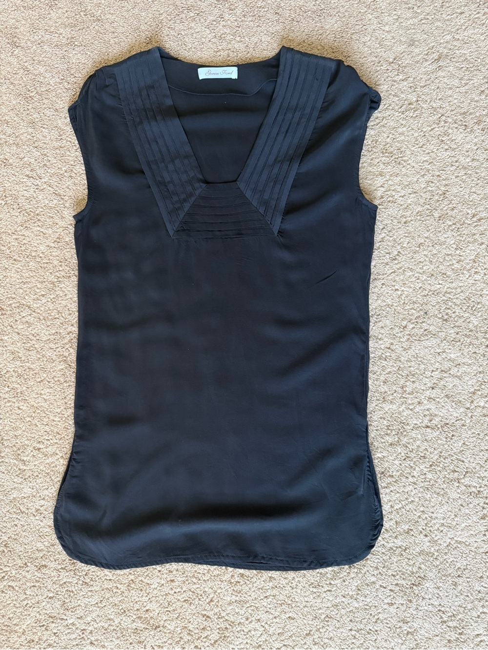 Geren Ford Vintage 100% Silk Black Sleeveless Pintuck V-Neck Tunic Blouse